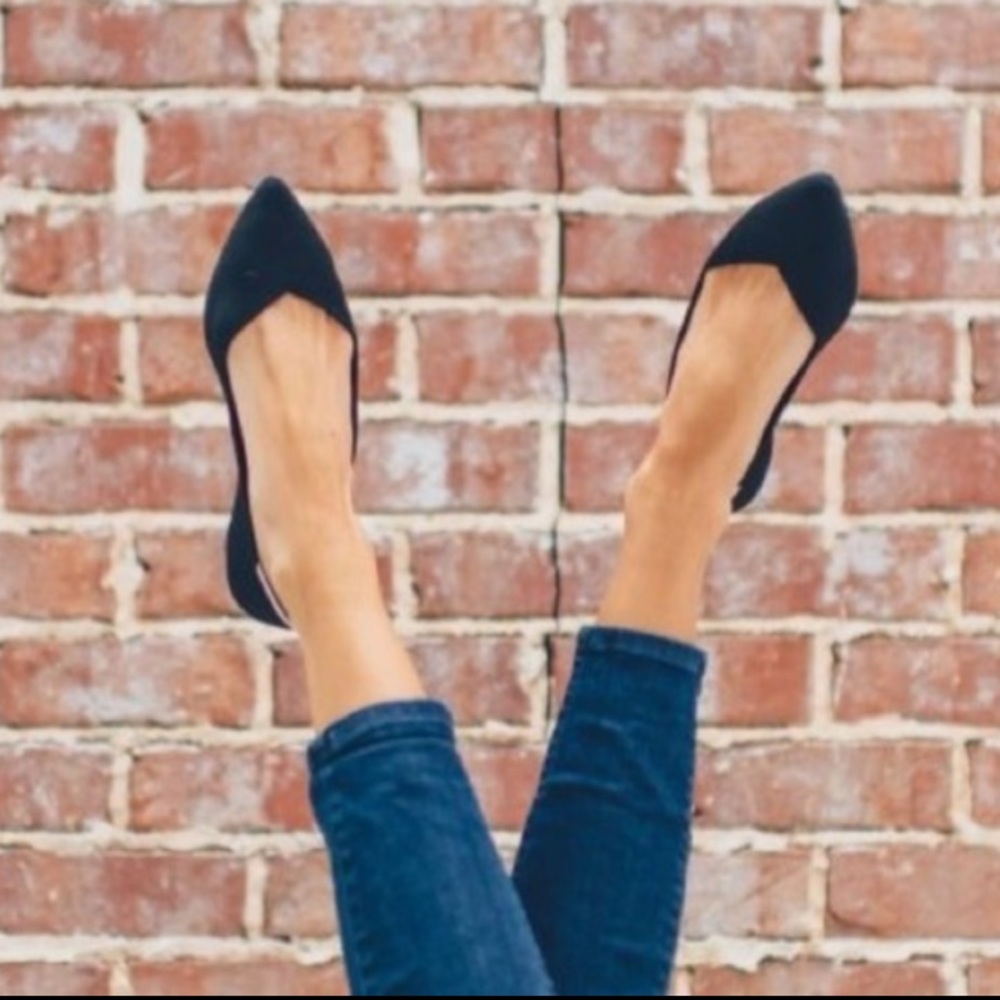 Rothy’s Flats The Point Solid black Pointed Toe stretch Blue Halo washable 8